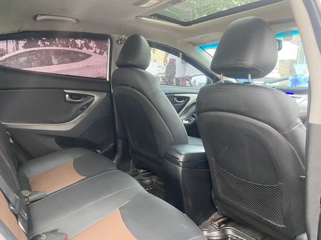 2012 Hyundai Elantra full Option