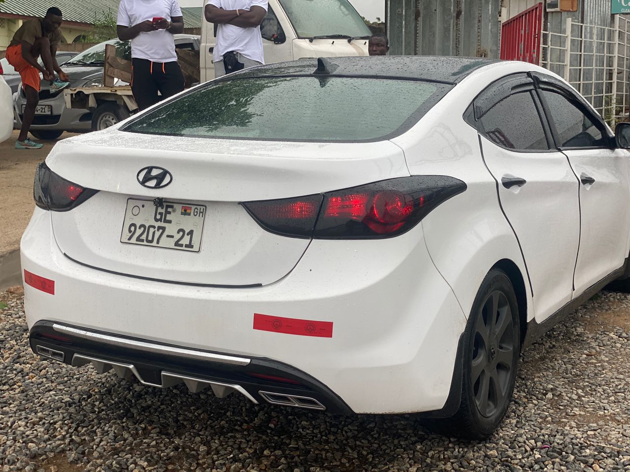 2012 Hyundai Elantra full Option