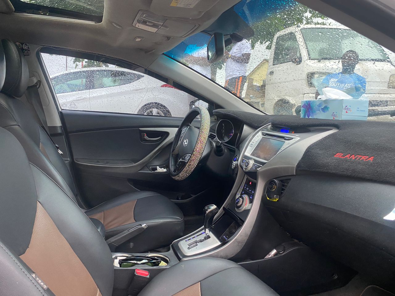 2012 Hyundai Elantra full Option